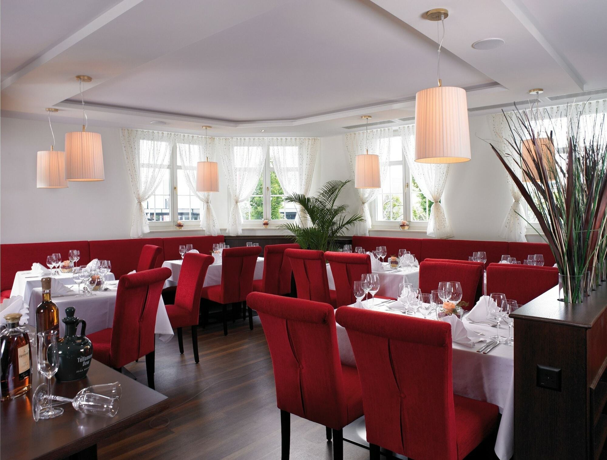 瑞士酒店 克罗伊茨林根 餐厅 照片